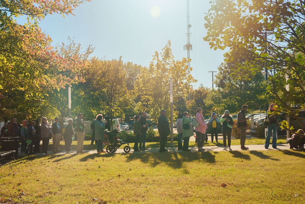 lining up for early voting